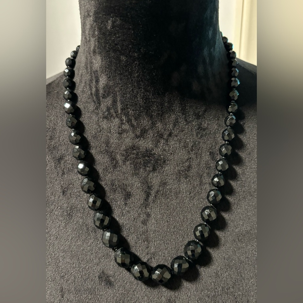 Vintage Graduated Faceted Black Beaded Necklace